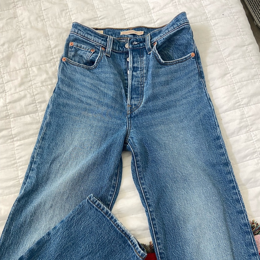 Levi’s Ribcage Ankle in Dance Around